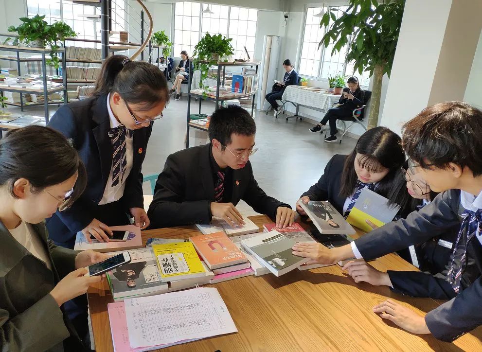 遇见未见十四五开局看奉贤海湾镇党委书记朱丽雅带你领略宜居宜游全域