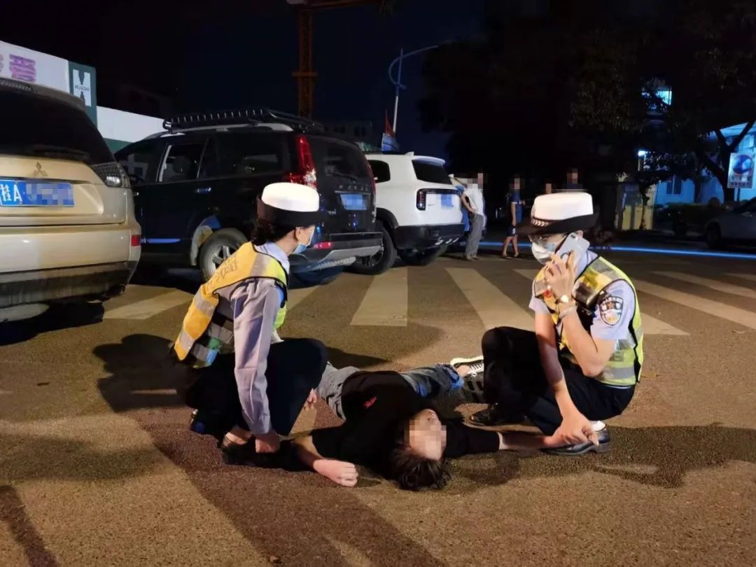 凌晨北流一女子突然倒地昏迷嘴唇指甲變黑五分鐘後