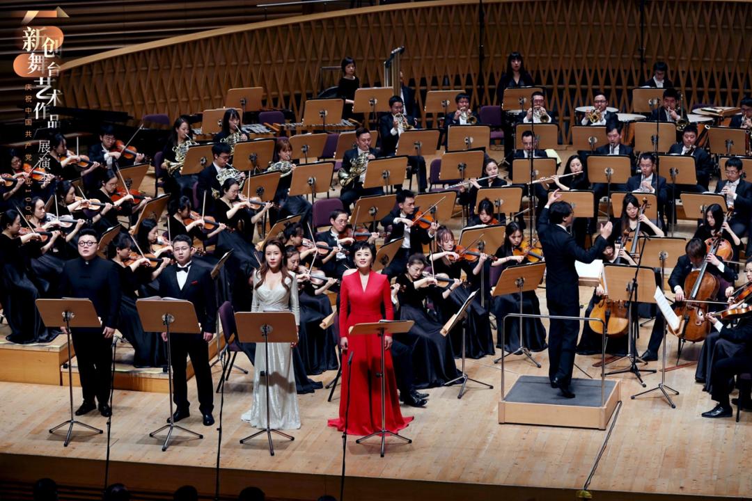上海爱乐乐团重磅新作首演两代作曲家传承红色情怀