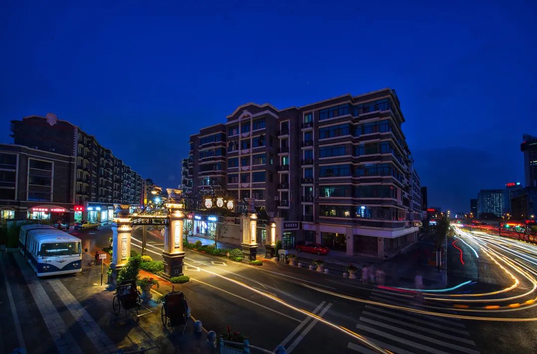 枣子巷位于成都中医药大学后门,毗邻宽窄巷子.