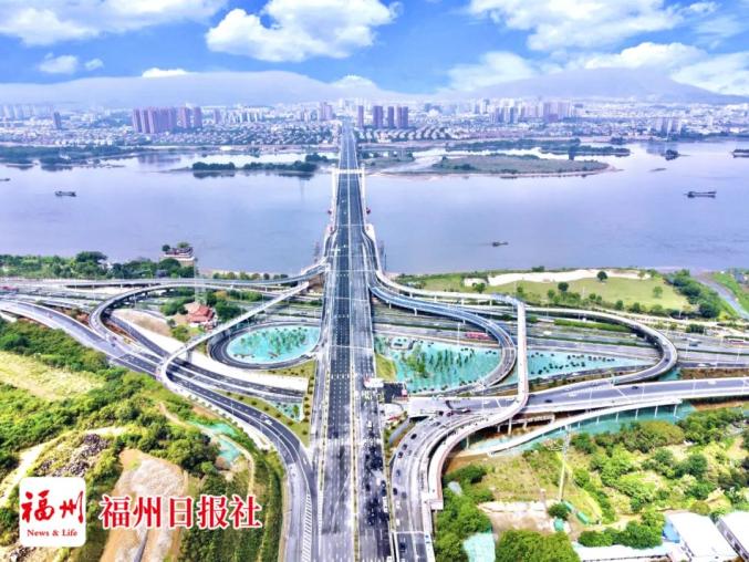 全线无红绿灯刚刚两洪桥正式通车