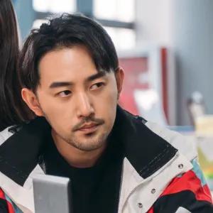 毛毅剧中饰演潘小勇《温州三家人》着重塑造三家人中