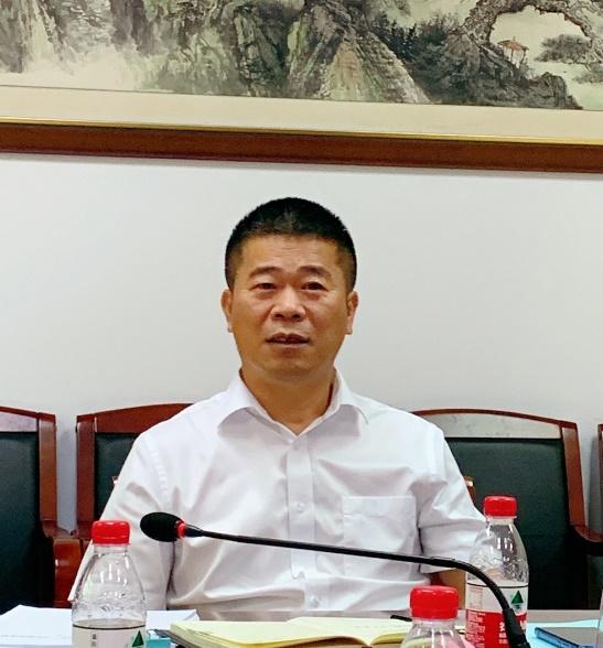 中华中医药学会副会长杨殿兴同与会代表共同研讨中华中医药学会副会长