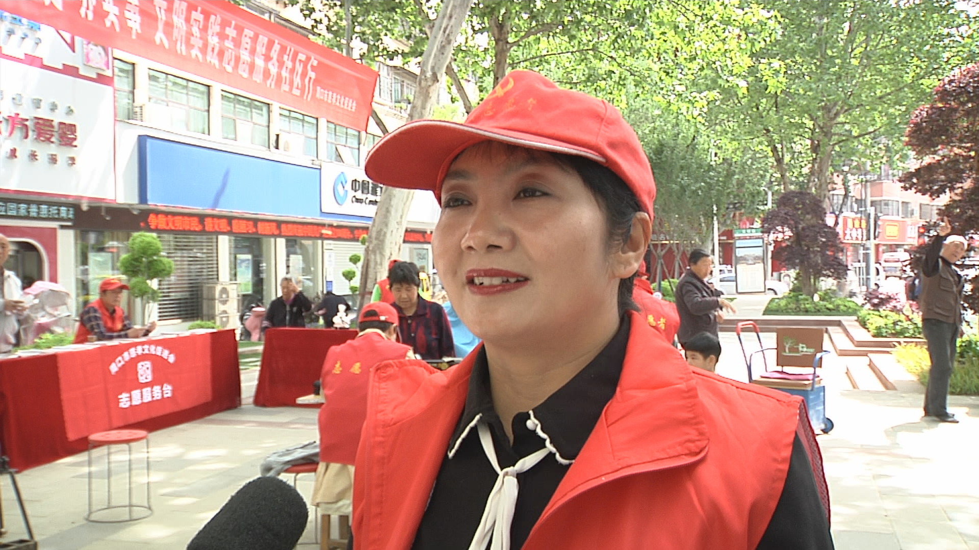 周口市慈孝文化促进会会长孙彩云表示:作为社会组织,我们就是发挥自身