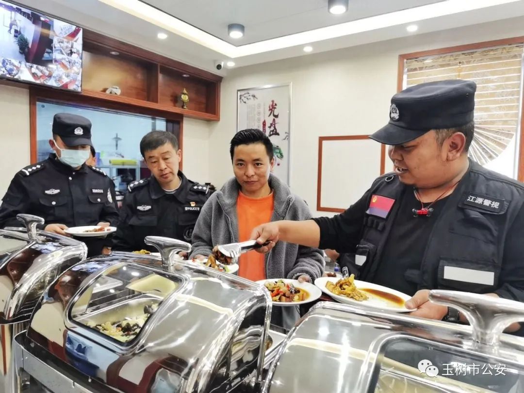 爱警暖警丨看自带美颜的玉树市公安局食堂全新亮相