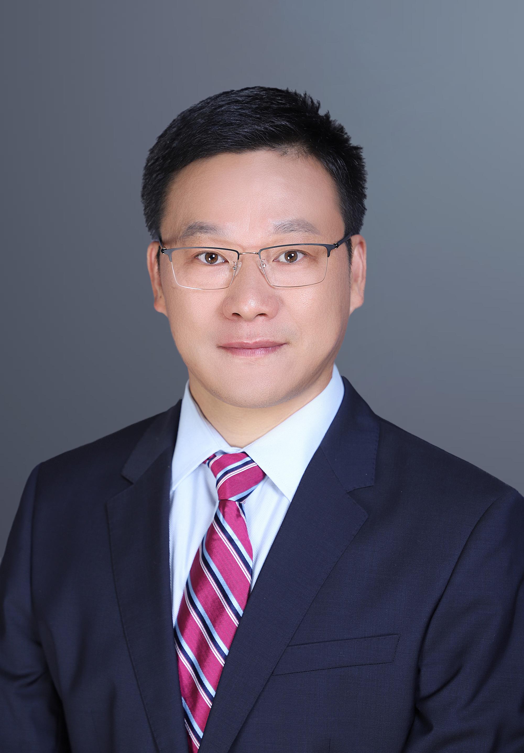 李龙,教授,博士生导师.