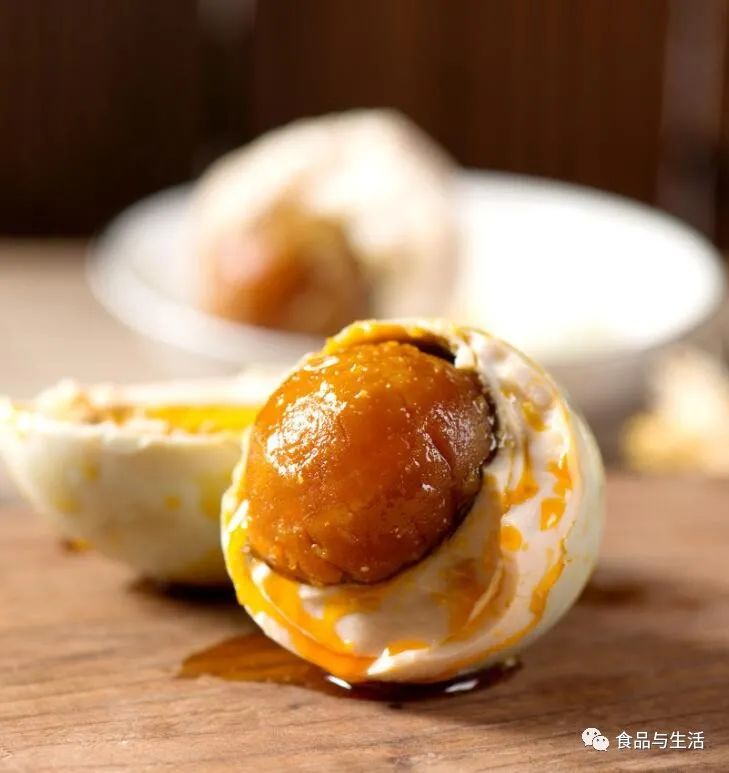 咸鸭蛋有黑点还能吃吗