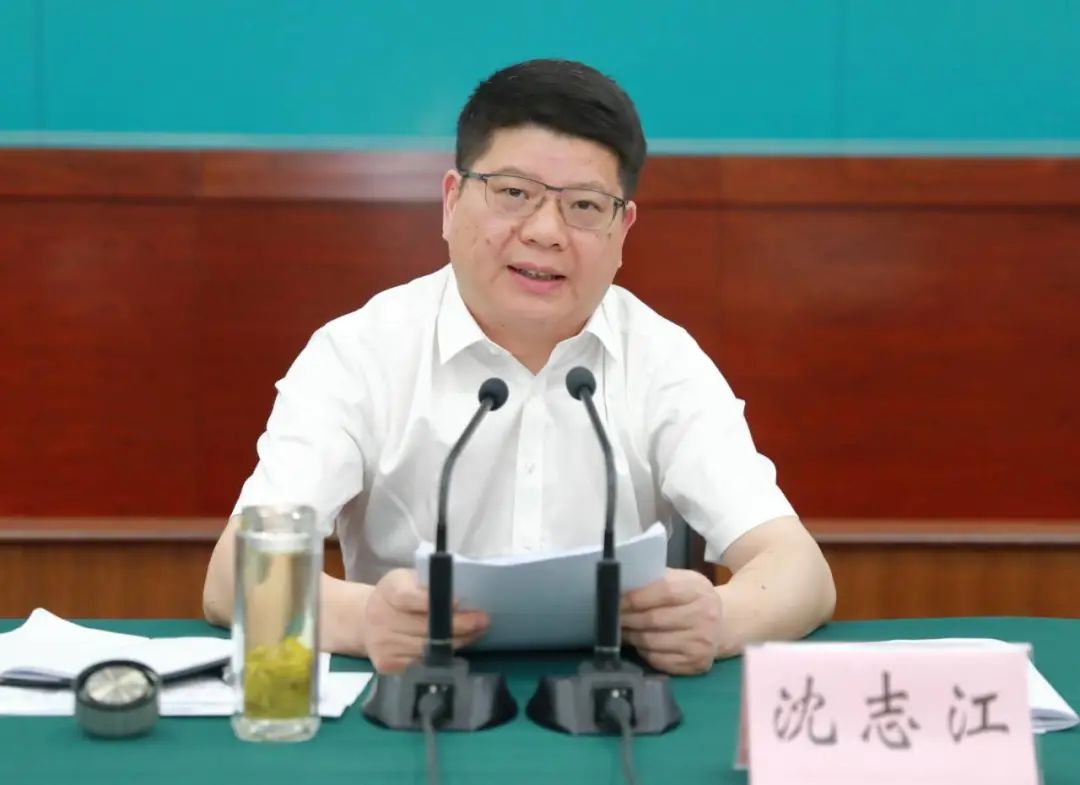 沈志江,胡华良,姚汉松,郭浩良,潘超英等市四套班子全体成员,人武部