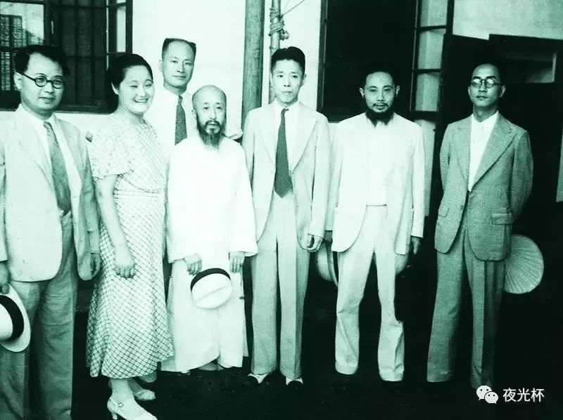 衣裙的史良就在"七君子"案审理的关键时刻,律师张耀曾一度通过钱新之