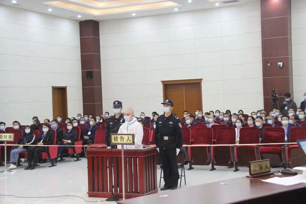 红寺堡法院开庭审理吴忠市人民防空办公室原党组书记马林华贪污受贿一