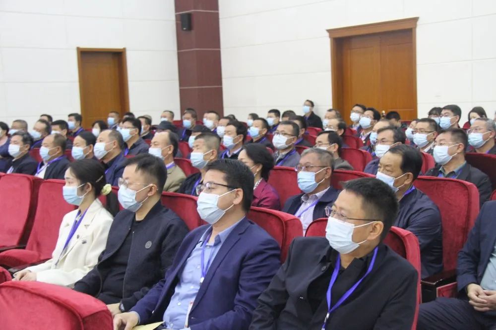 红寺堡法院开庭审理吴忠市人民防空办公室原党组书记马林华贪污,受贿