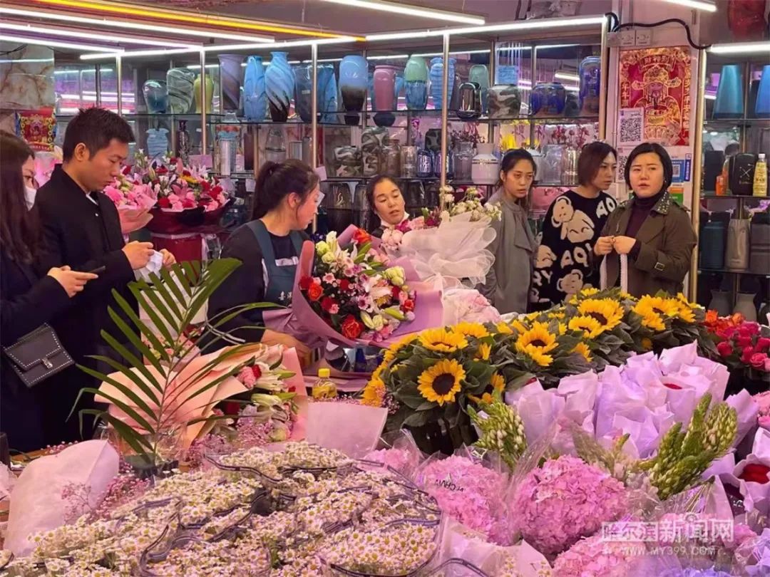 母亲节前,冰城鲜花市场异常火爆