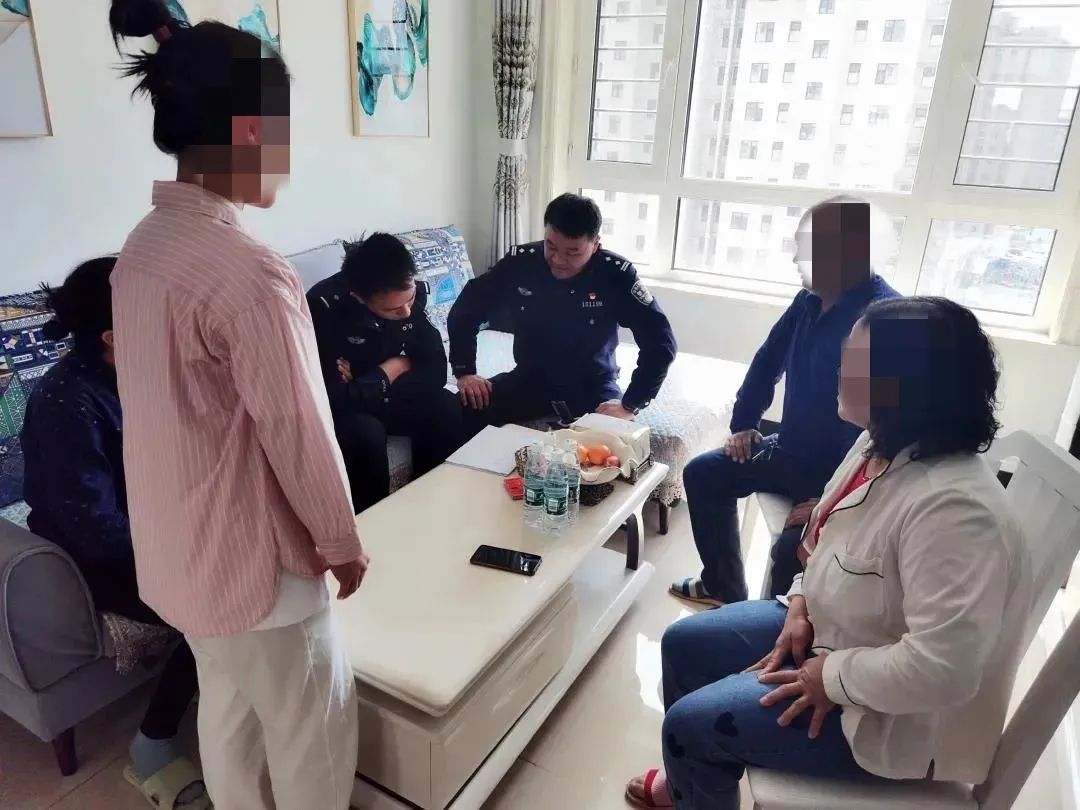 万警进万家我为群众办实事长春市第一看守所家属视频连线会见共架警民