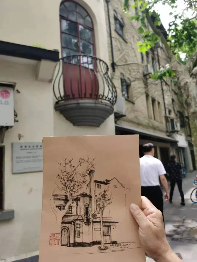 武康路网红阳台蝴蝶结被取走可以散了吗