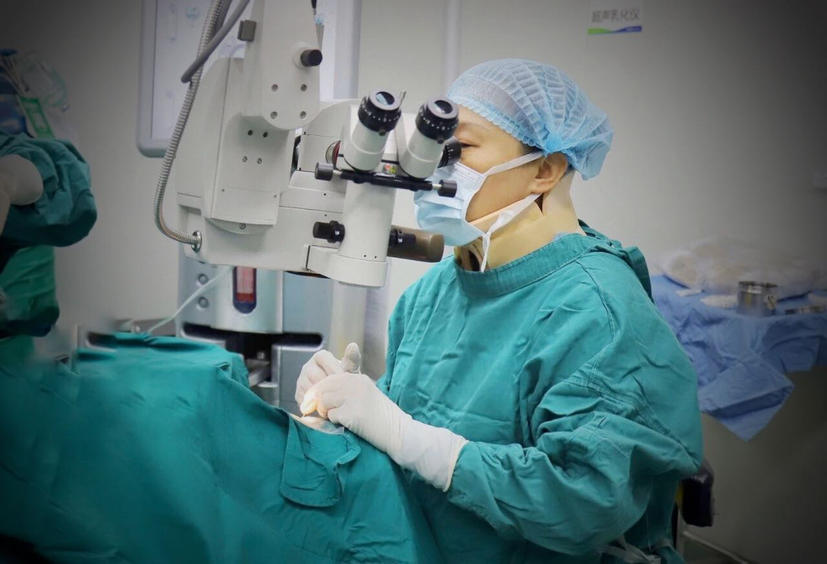 老花眼能否治疗看看专家怎么说