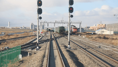 中欧班列司机冯波:机车代表国家形象