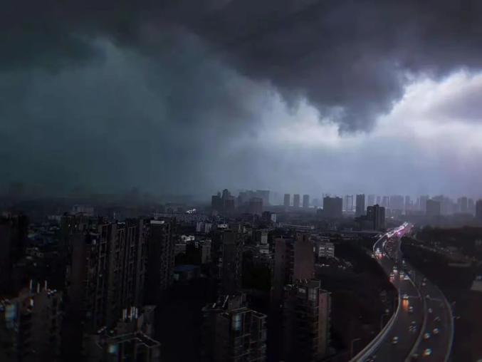 暴雨冰雹10级大风来了就在今明两天