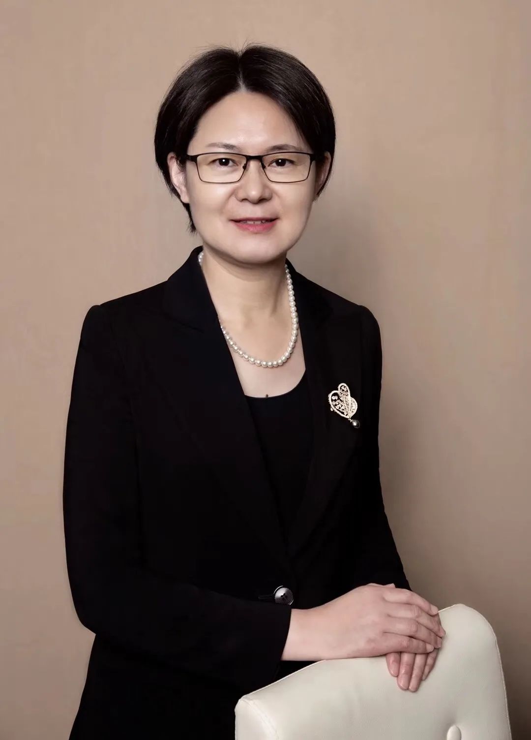 何萍华东政法大学教授,博士生导师今天的庭审总体来看,公诉人对出庭做