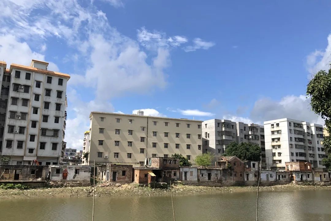 我为群众办实事长沙街道组织拆除违章建筑还路于民