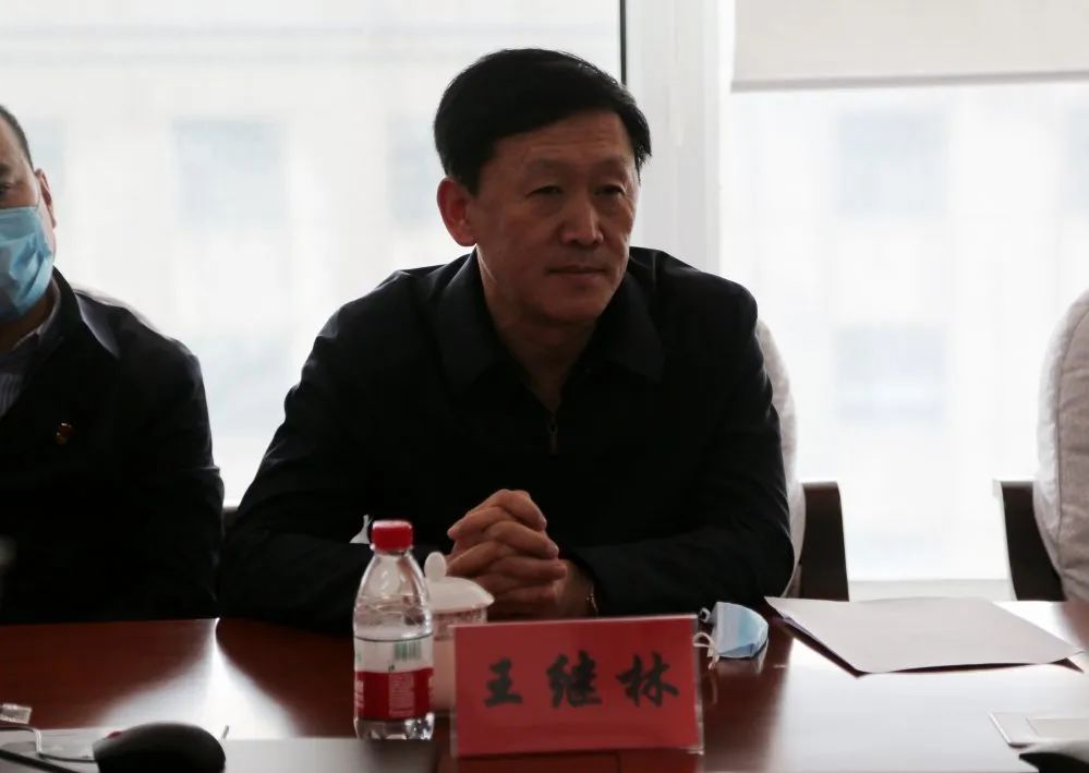 指导组听取了党组书记,院长孙世明关于我院队伍教育整顿前期工作及第