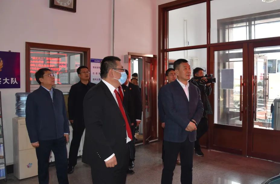 热烈庆祝建党100周年周传来一行对区法院队伍教育整顿