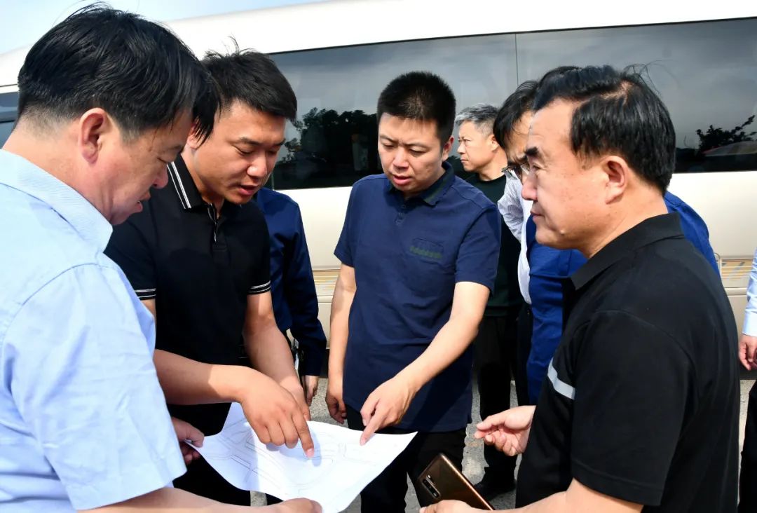 县长张力超到开河马头就旅游景区提升工作进行现场办公