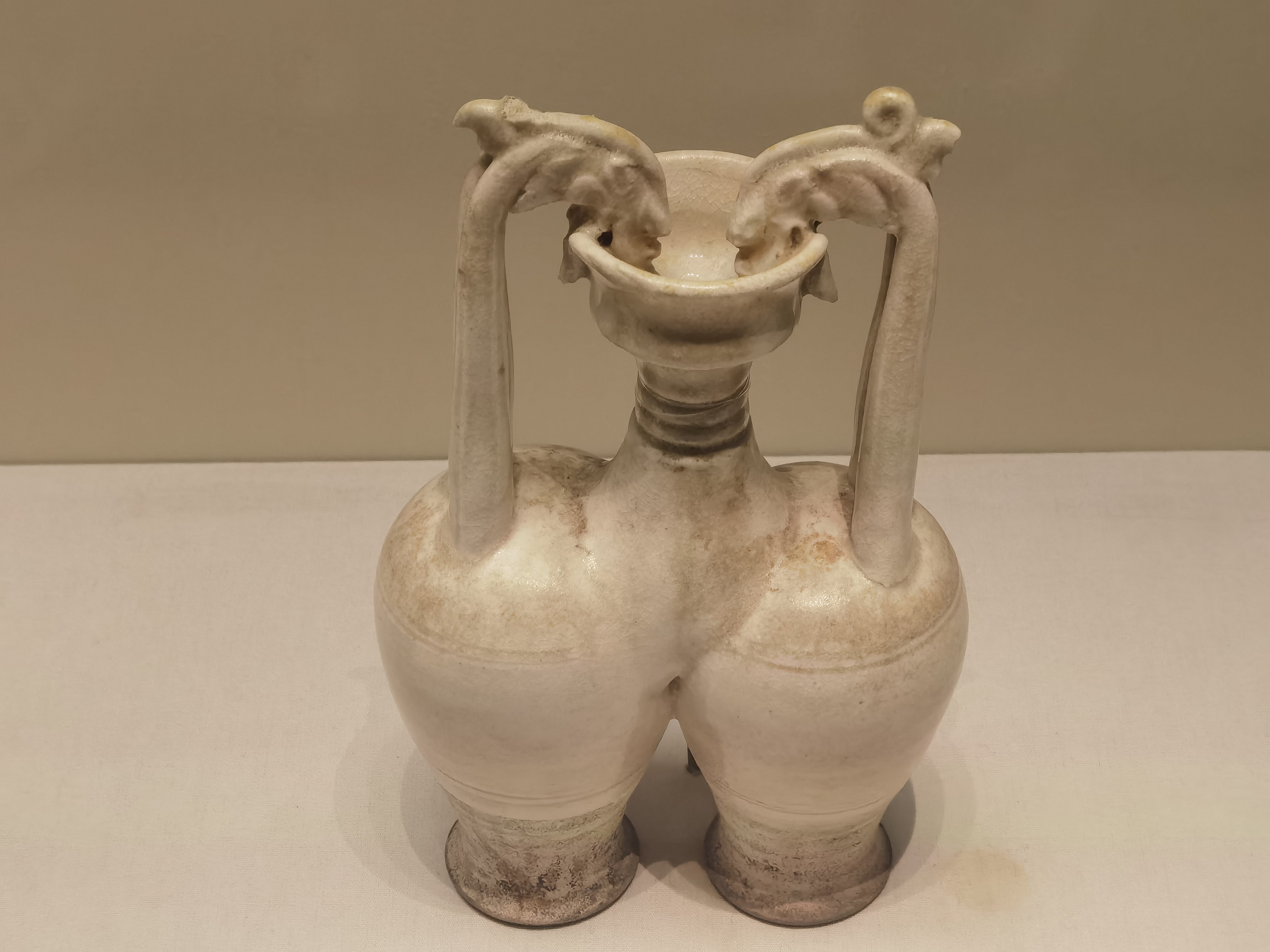 看见文物 | 白瓷制作的盛水器,你见过吗?