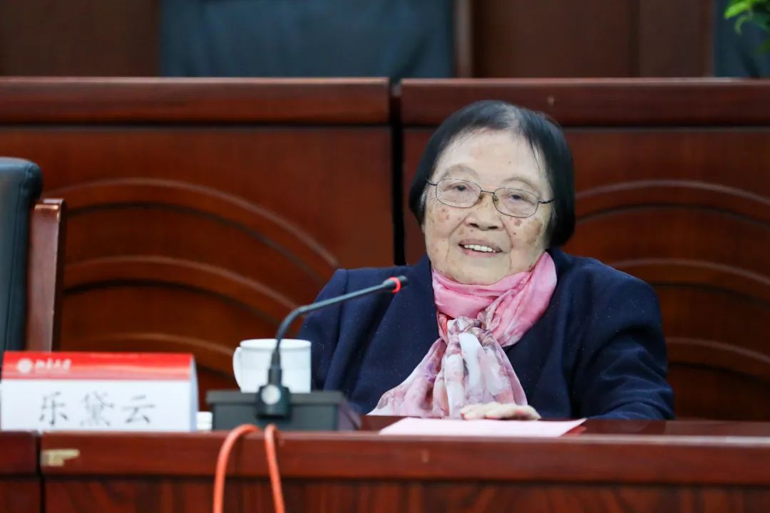 90岁乐黛云北大奇女子的生命热度