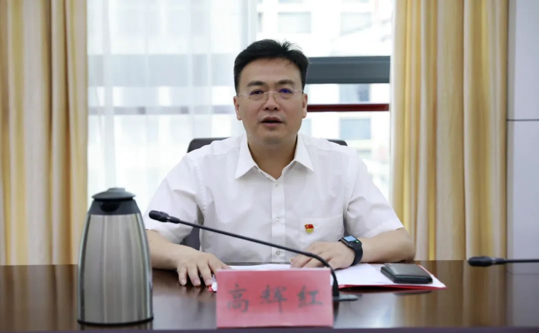 高辉红会见党史学习教育区委宣讲团成员