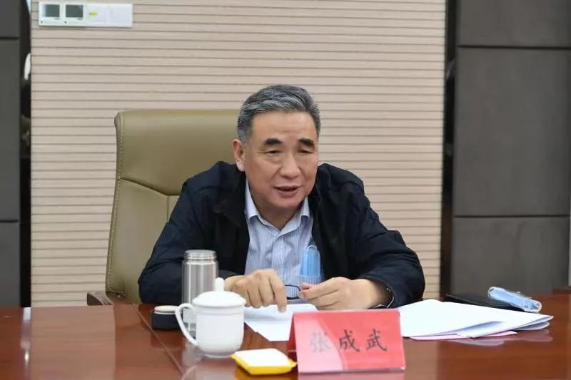 张成武在讲话中指出,中院党组民主生活会开得严肃认真,问题查摆符合