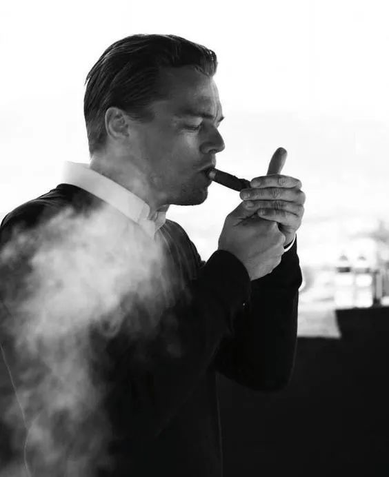 再坐怀不乱的英伦绅士都拒绝不了她的熊熊烈火