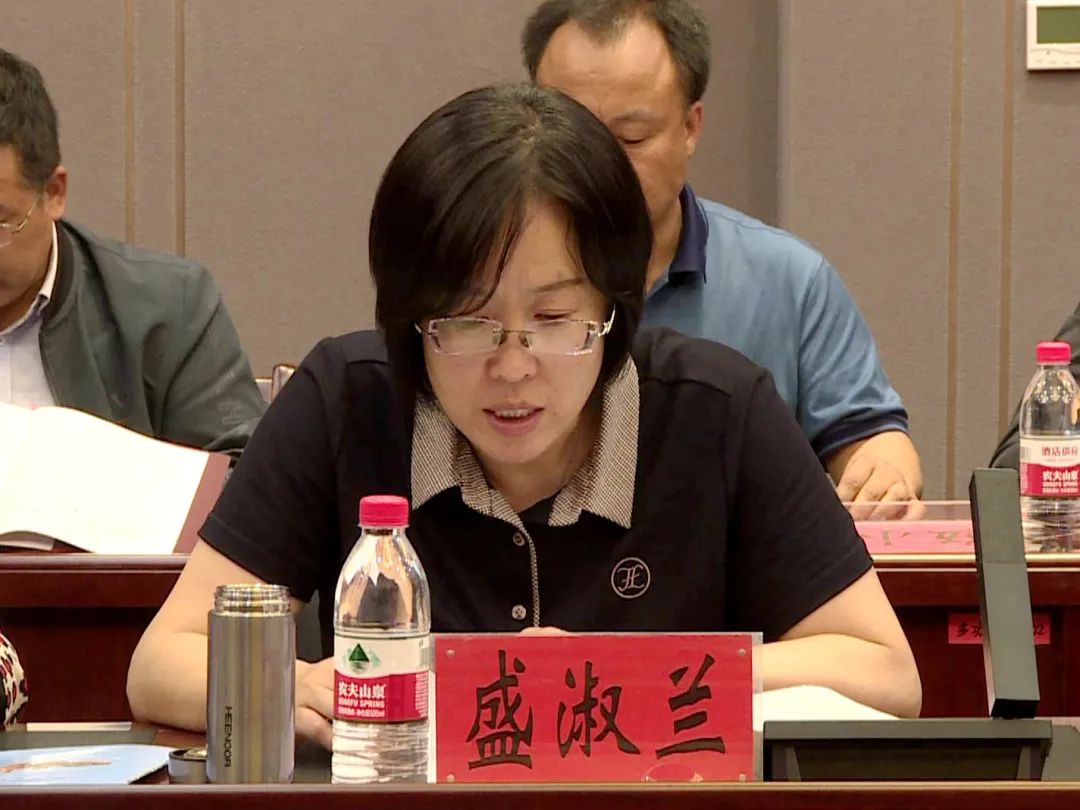 市政府副秘书长焦银福,市教育局副局长杨雄,县人大常委会副主任王建玲