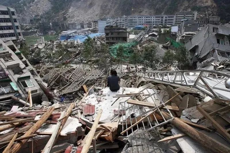 汶川地震都江堰损毁图片