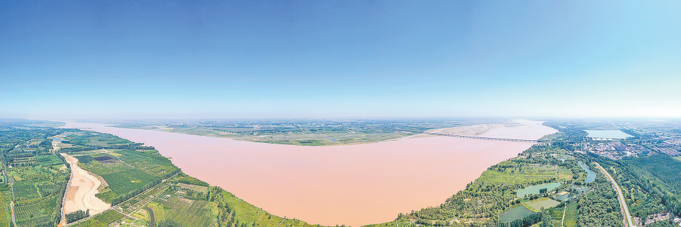 俯瞰黄河郑州段,绿意盎然,生机无限&nbsp;郑报全媒体记者 马健&nbsp