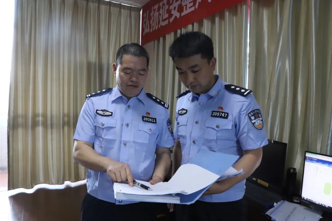 弘扬英模精神李凯志干一行爱一行处处闪光芒