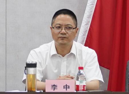 民政局副局長李中主持會議並公佈2020年度