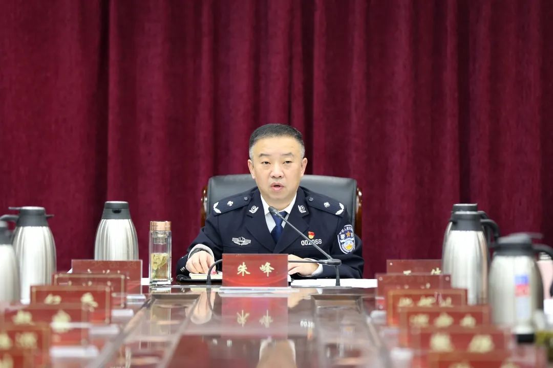 房山分局第一时间成立领导小组,由党委书记,局长李宝虎和党委副书记