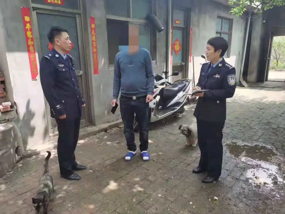 河南好“枫”警｜男子欲跳楼轻生 民警紧急营救！！！澎湃号·政务澎湃新闻 The Paper