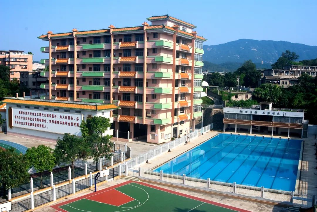 百载兴学英才摇篮今天新会一中学子为母校代言