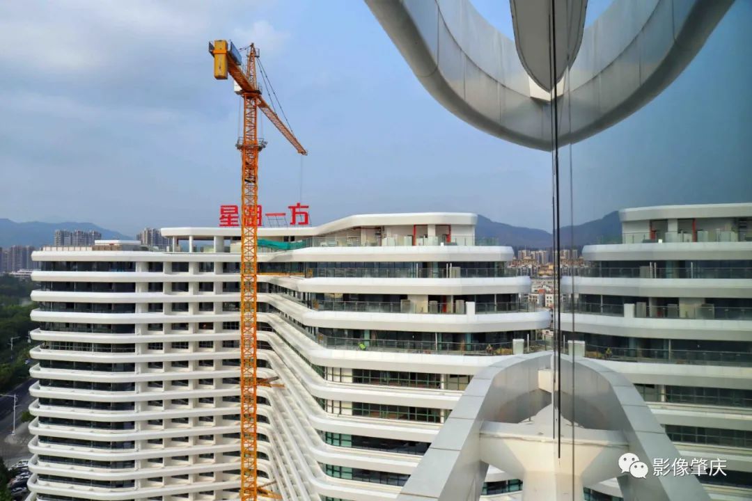 这既有展现"星湖一方"建筑特色 也有聚焦星湖山水人文之美.