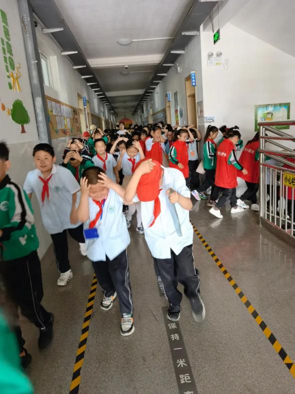 "居安思危,安全起航"——水月寺小学开展防灾减灾日主题教育活动