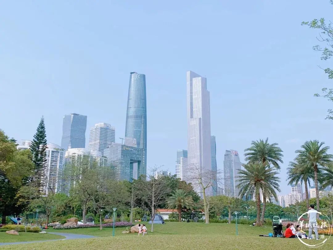 藝術公園有著開闊的草坪這裡還是打卡廣州塔的最美機位隔江相望的廣州