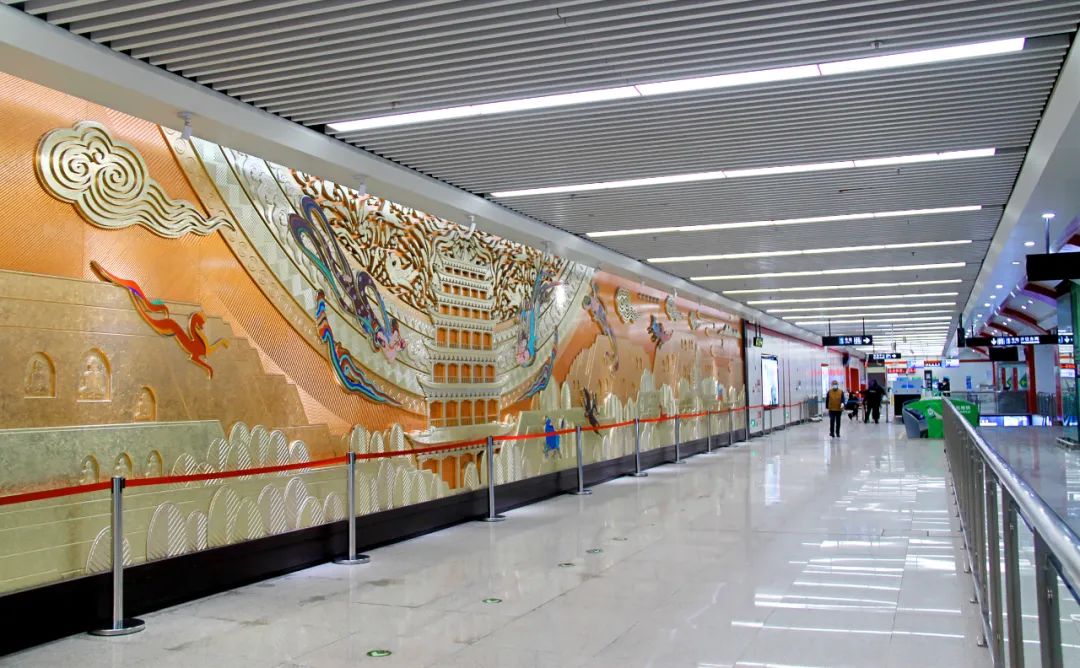 中铁二十局承建的兰州地铁1号线东方红广场站,成功攻克红砂岩这一世界
