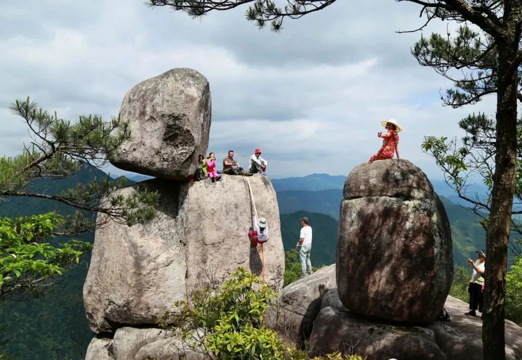 夏游丽水缙云小黄山入夏美出了新高度等你来征服