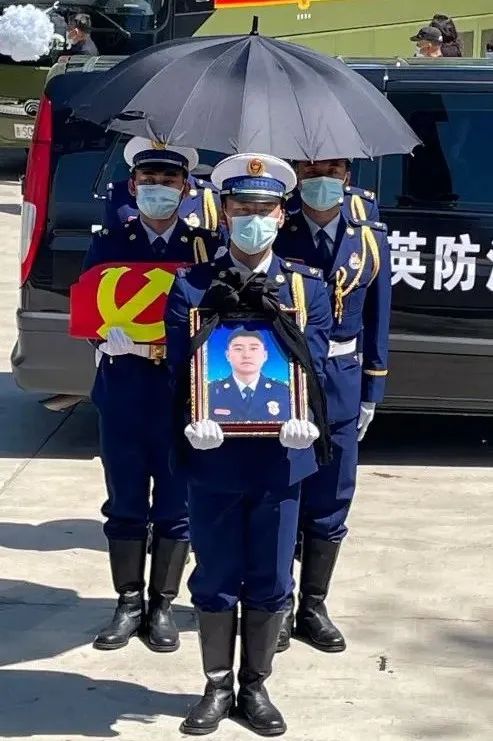 烈士回家