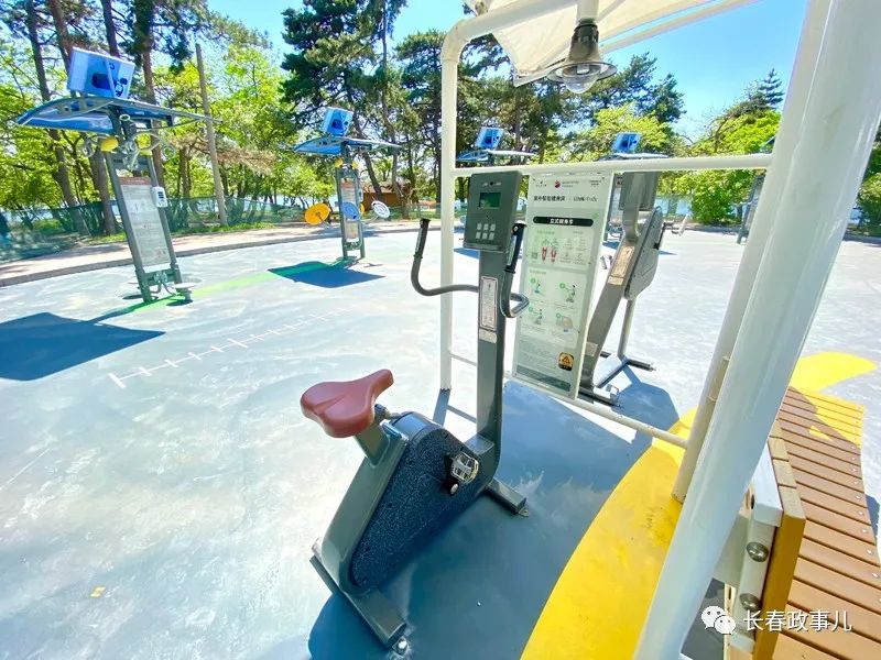 好家庭智能健身房业务经理石振宇介绍,户外健身房正式面向市民开放