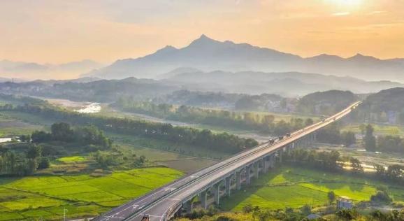 沿着高速游英山无限风光璀璨文化走起