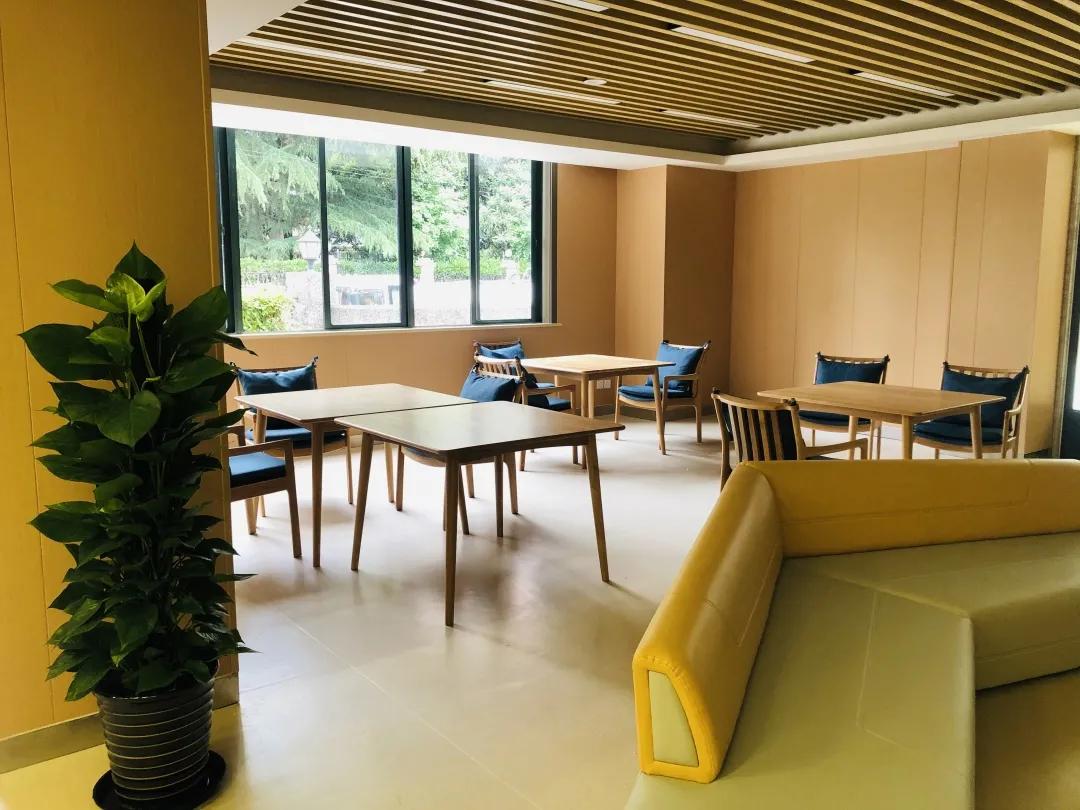 社区食堂老人日间照护站虹口人家门口的幸福驿站又多了一个