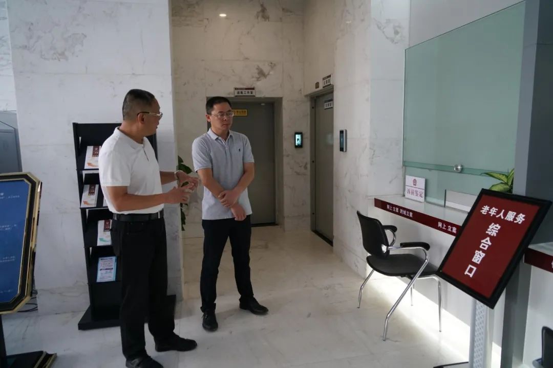 区委常委,区委政法委书记杨洪坤到五华法院视察调研