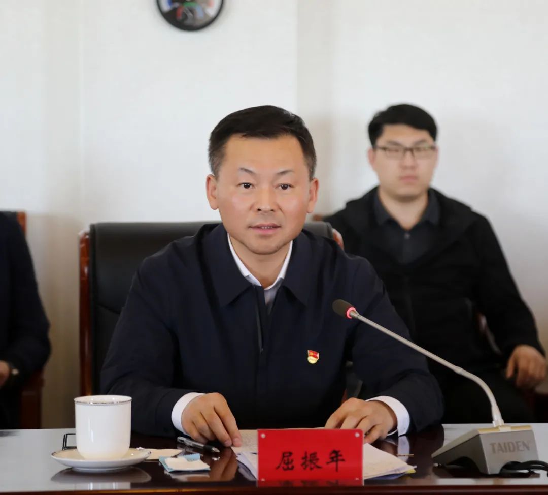 中国气象局党组书记局长庄国泰到突泉县调研